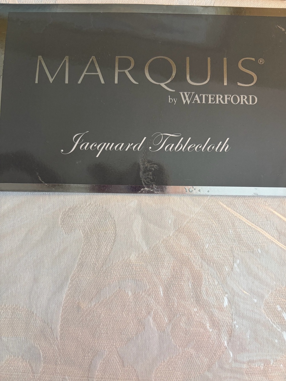 Marquis by Waterford White Revelle Damask Tablecloth NWT - Picture 3 of 4